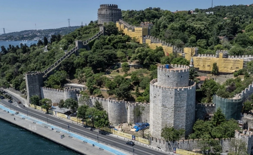 Rumeli hisarını hangi padişah yaptırmıştır?