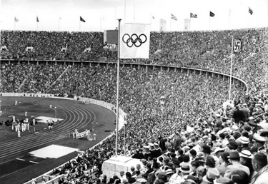 1936 Berlin Olimpiyatları'nda Türkiye'ye ilk olimpiyat altınını kazandıran Yaşar adlı güreşçinin " çaresiz, düşkün, zavallı" anlamına gelen soyadı "Naçar"ı Atatürk ne olarak değiştirmiştir?