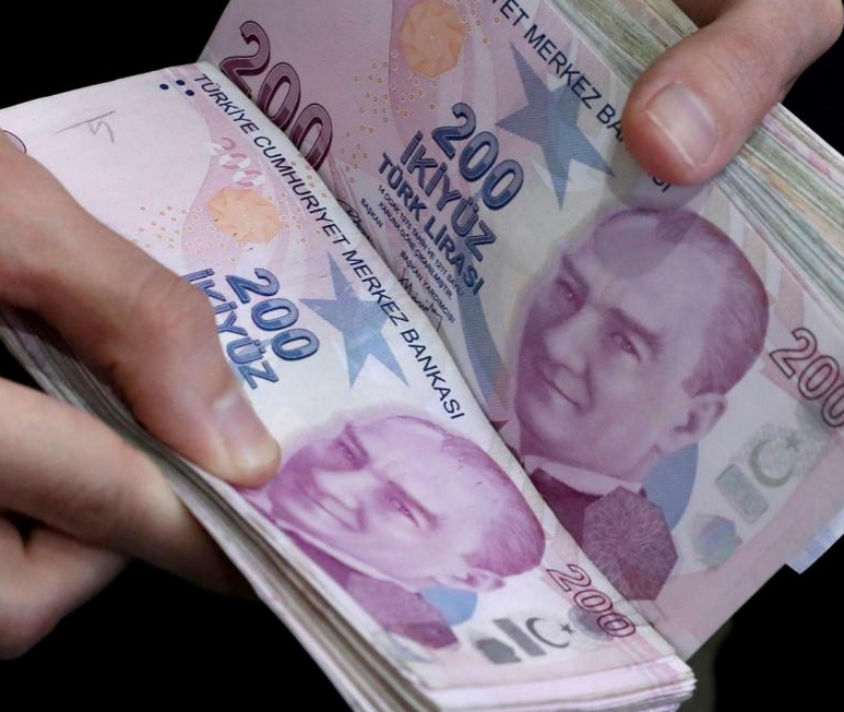 İlişkide kadının erkeğe göre maddi olarak daha iyi olması bir sorun yaratır mı?